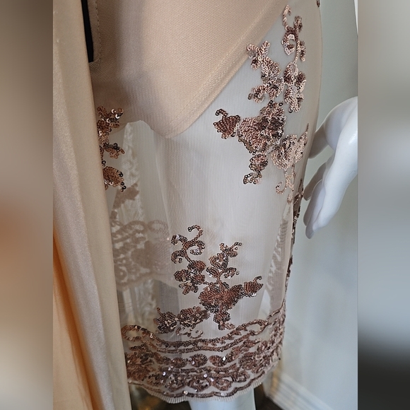 Elegant Beige Floral Midi Dress - Picture 7 of 13